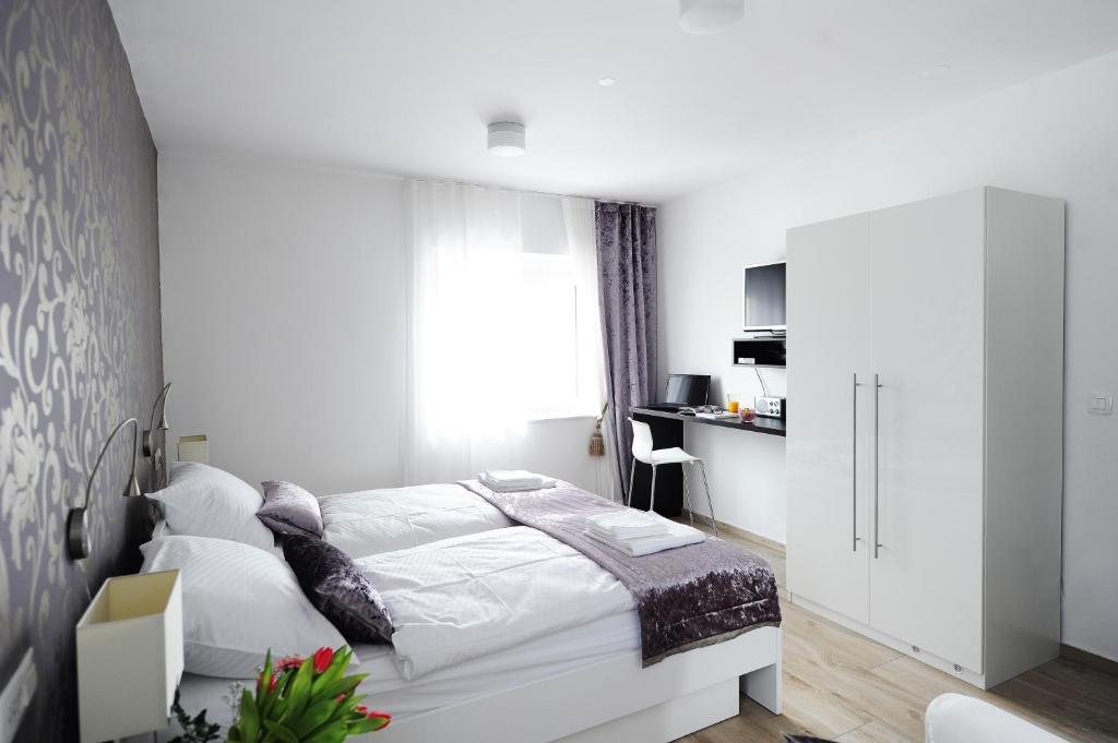 Garni Hotel Azur リュブリャナ 部屋 写真